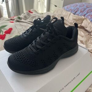 Athletic Propulsion Labs WOMEN’S TECHLOOM PRO in Black